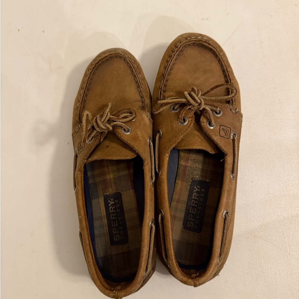 Sperry women’s Tan Leather Boat Shoes